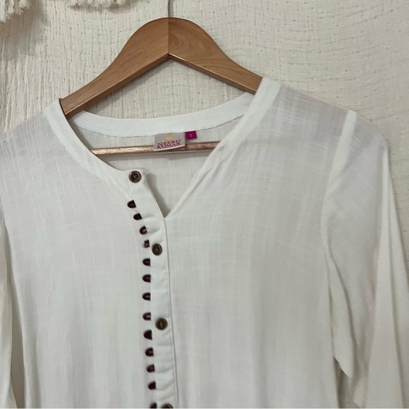 Neeru Kumar Signature White Kurta with Embroidered Peacock Detail size S - Picture 5 of 5
